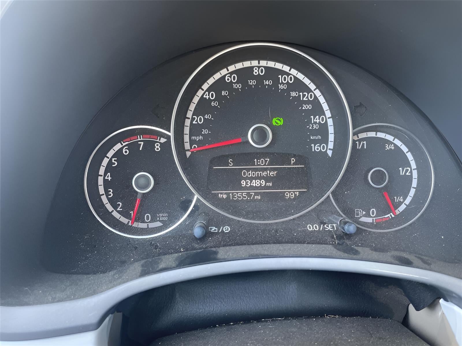 2013 Volkswagen Beetle 2.5L w/Sun/Sound/Nav