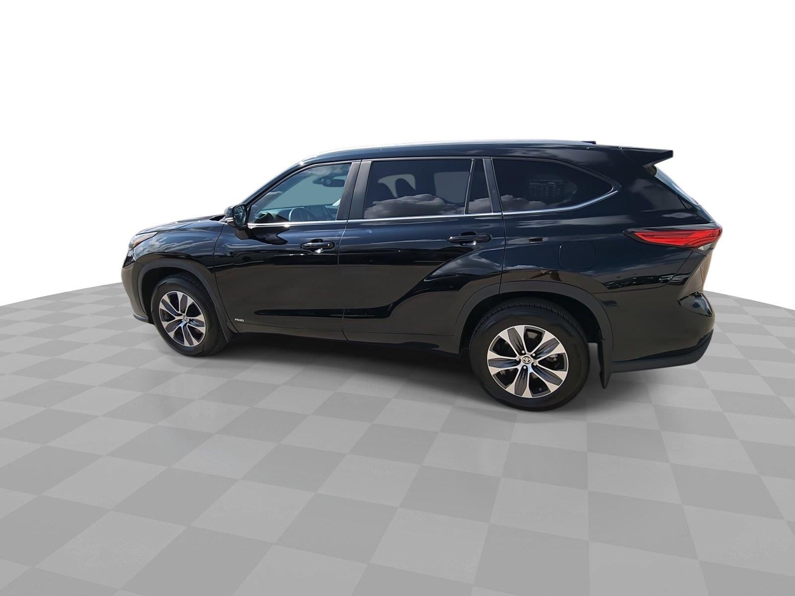 2023 Toyota Highlander Hybrid XLE