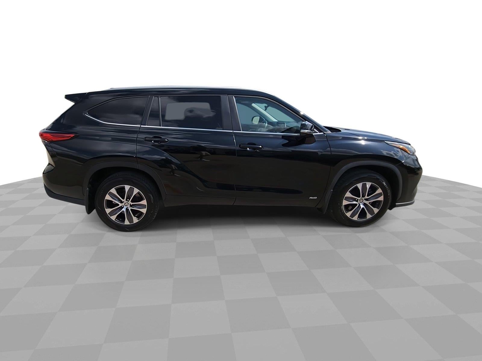 2023 Toyota Highlander Hybrid XLE