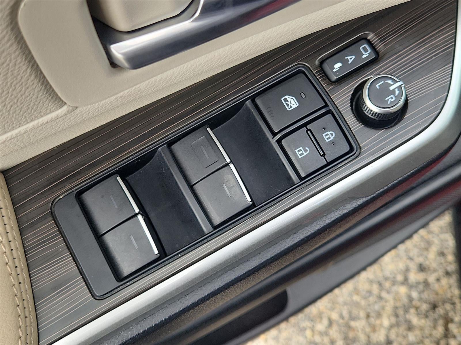 2023 Toyota Sienna Limited 7-Passenger