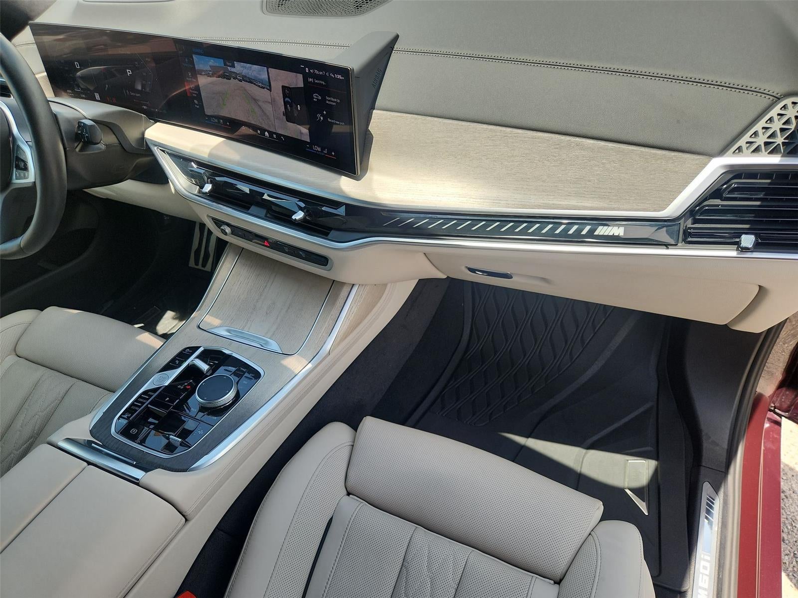 2025 BMW X7 M60i