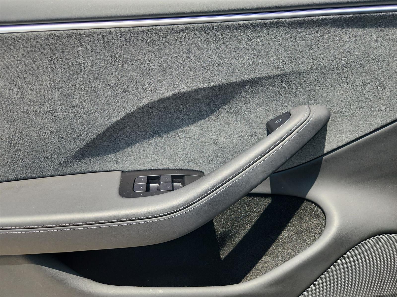 2025 Tesla MODEL3 Base