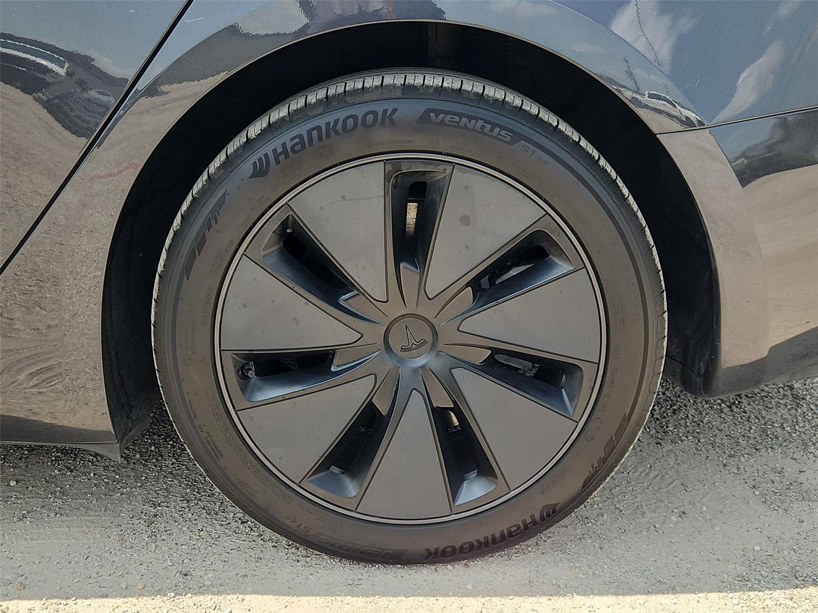 2025 Tesla MODEL3 Base