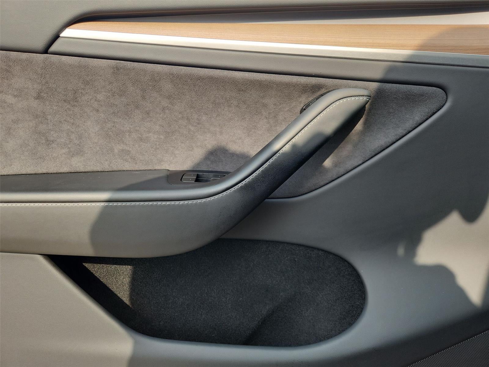 2023 Tesla MODELY Base
