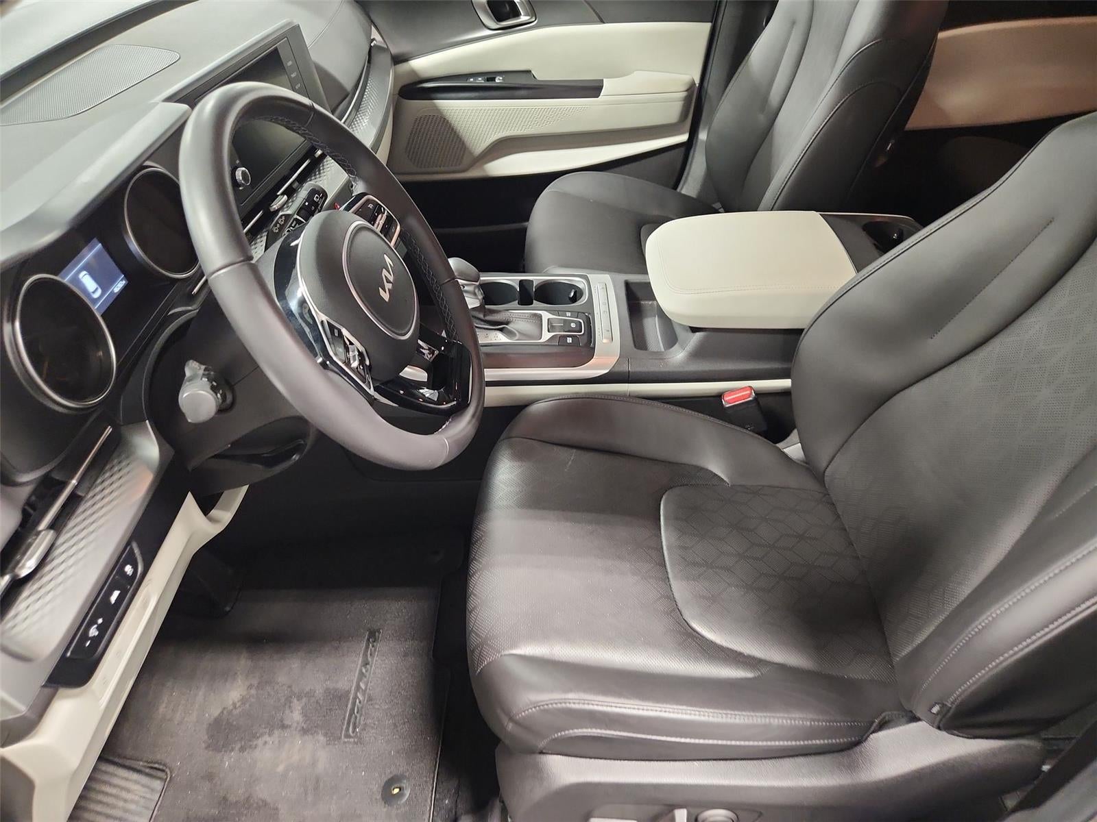 2024 Kia Carnival LX