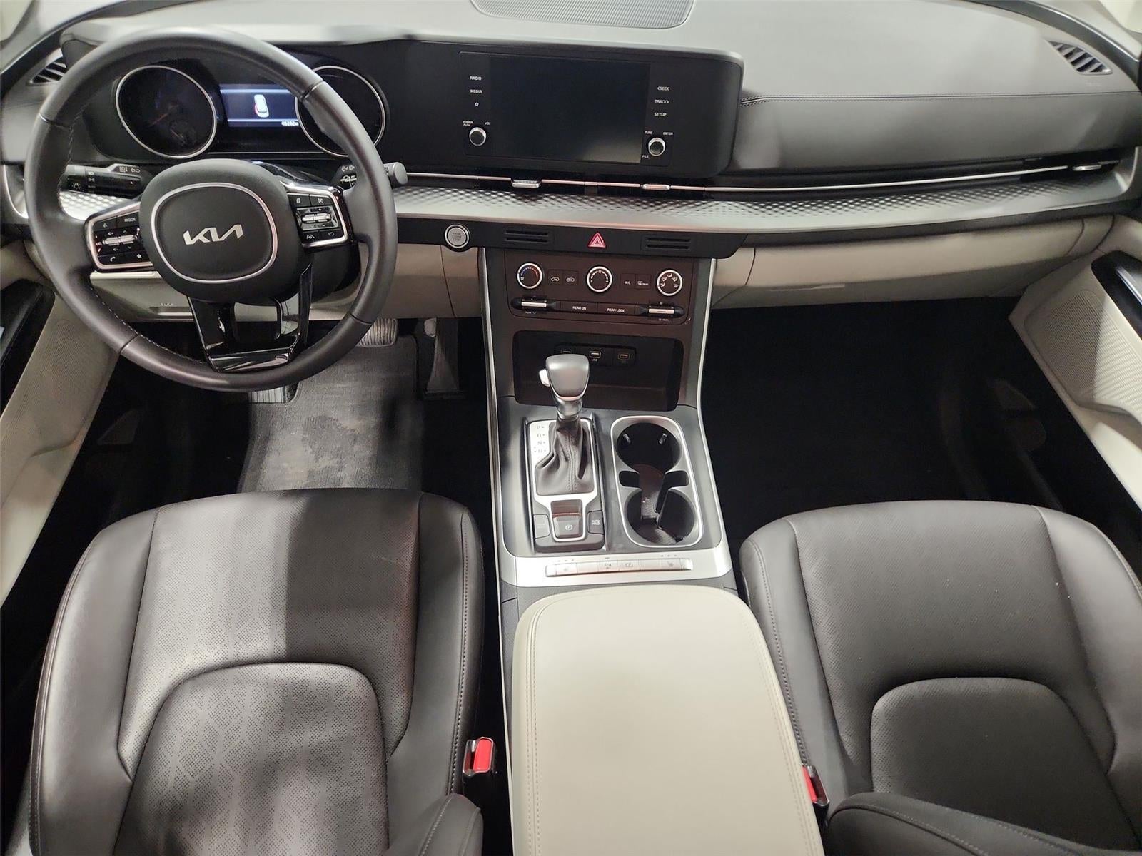 2024 Kia Carnival LX