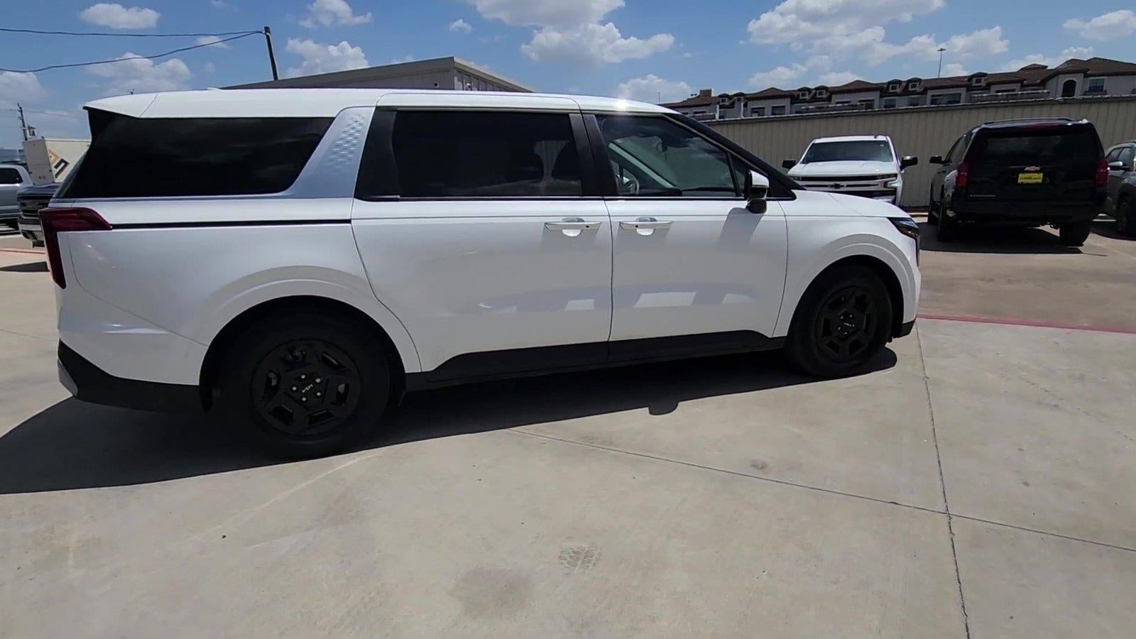2025 Kia Carnival LXS