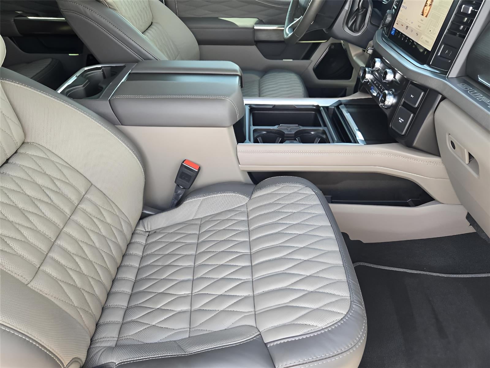 2026 Ford Super Duty F-250 SRW Platinum