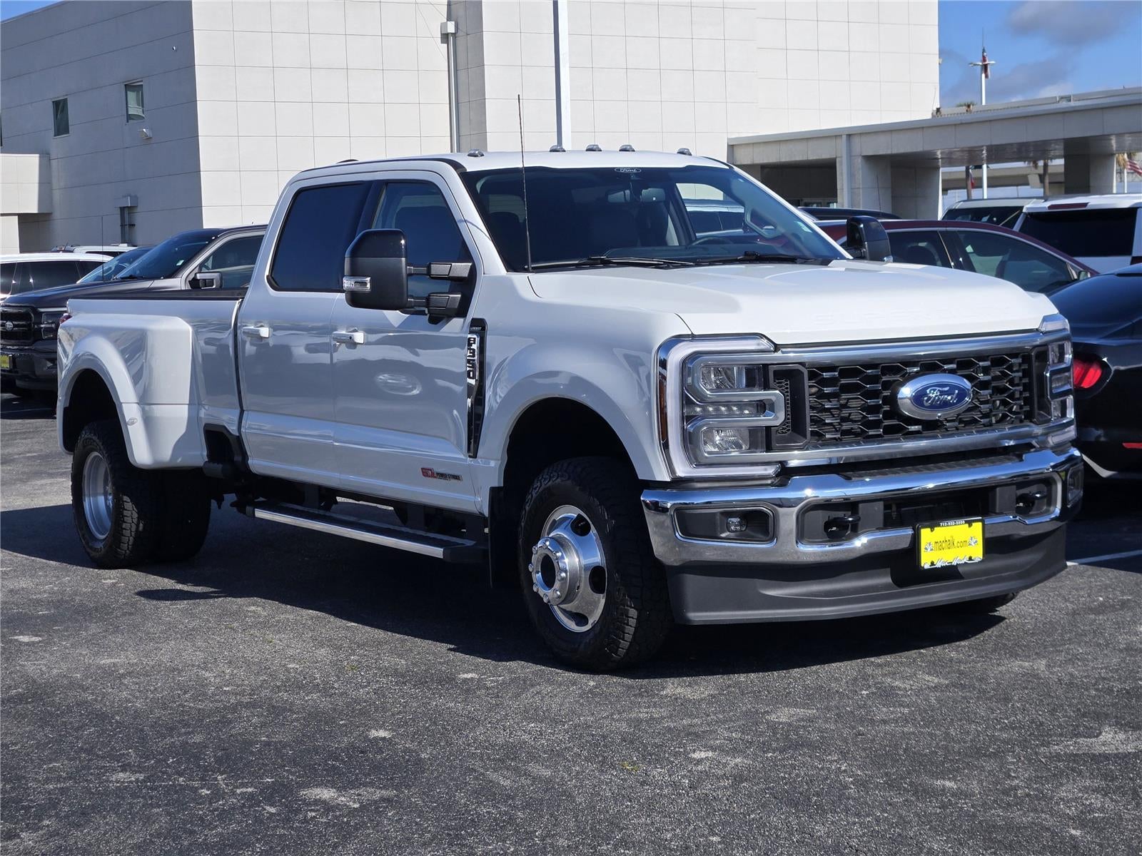 2026 Ford Super Duty F-350 DRW Lariat