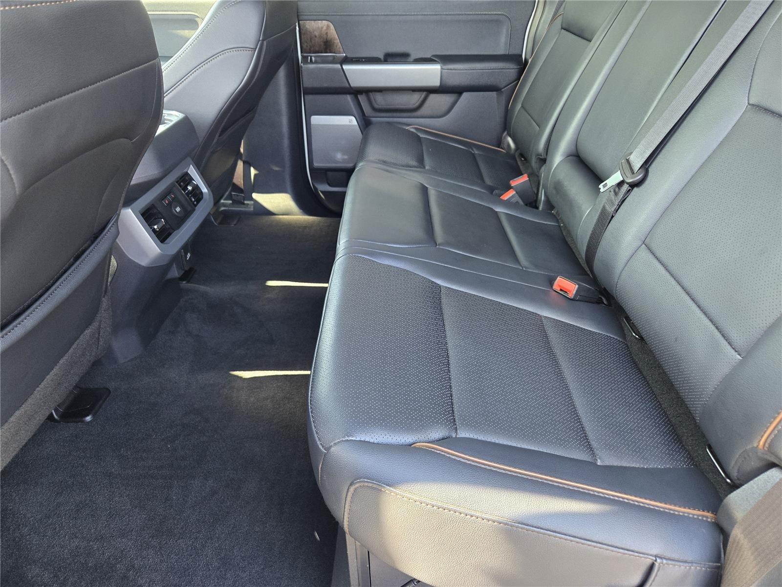 2026 Ford Super Duty F-350 DRW Lariat