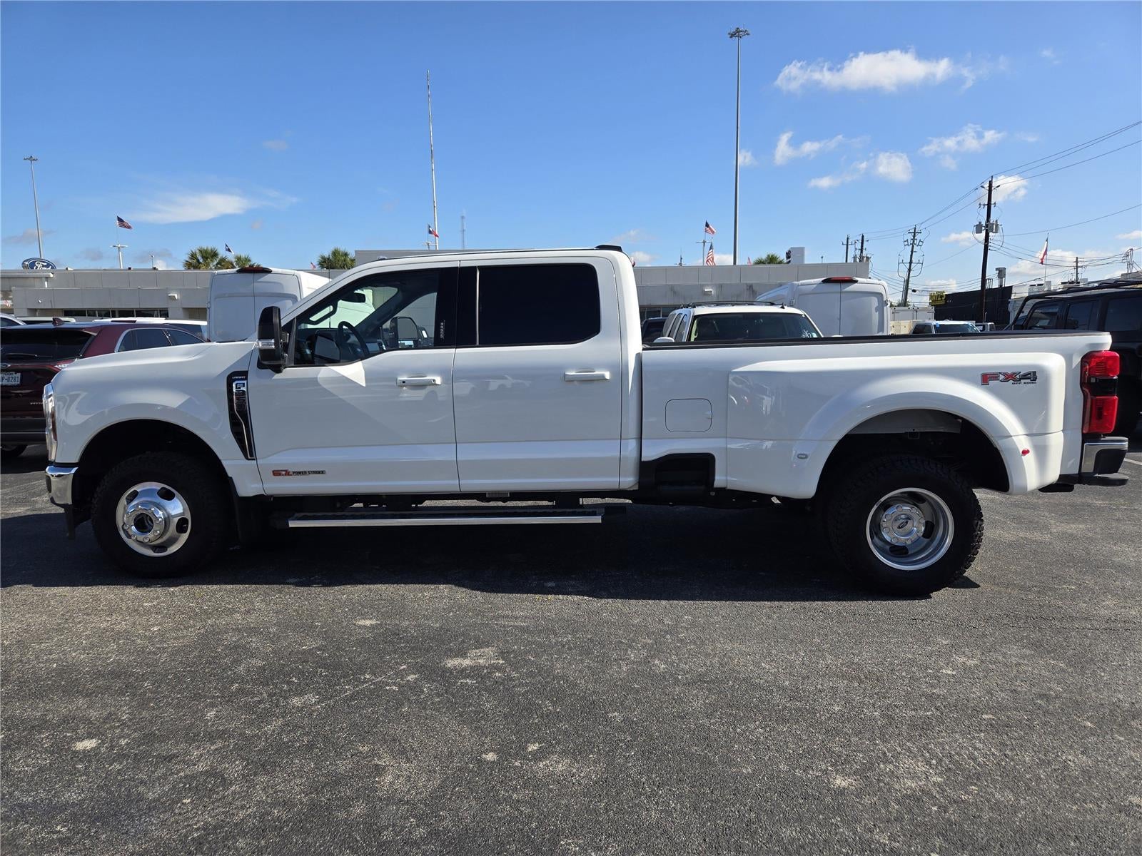 2026 Ford Super Duty F-350 DRW Lariat