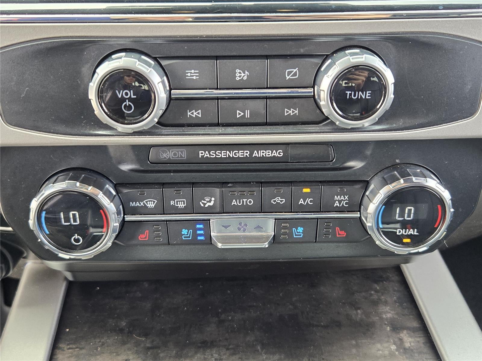 2022 Ford Super Duty F-350 DRW LARIAT
