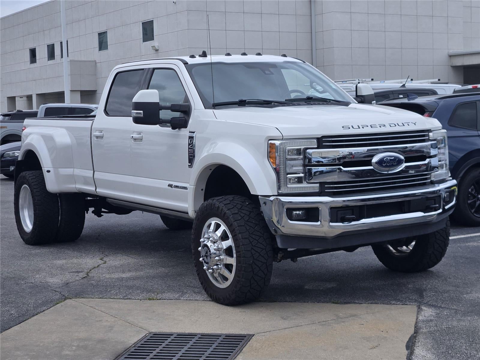2019 Ford Super Duty F-450 DRW Lariat