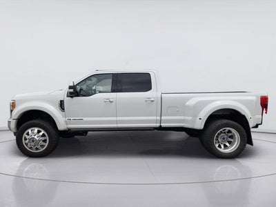 2019 Ford Super Duty F-450 DRW Lariat