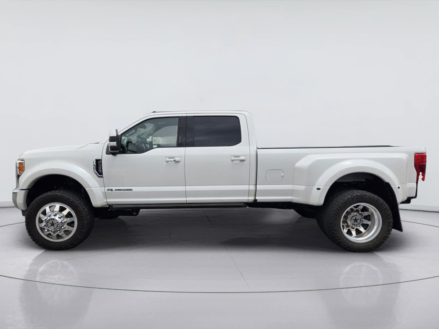 2019 Ford Super Duty F-450 DRW Lariat