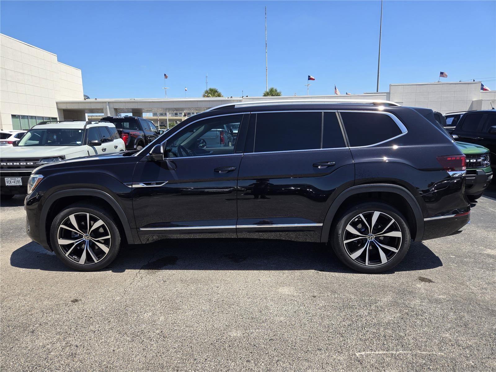 2024 Volkswagen Atlas 2.0T SEL Premium R-Line