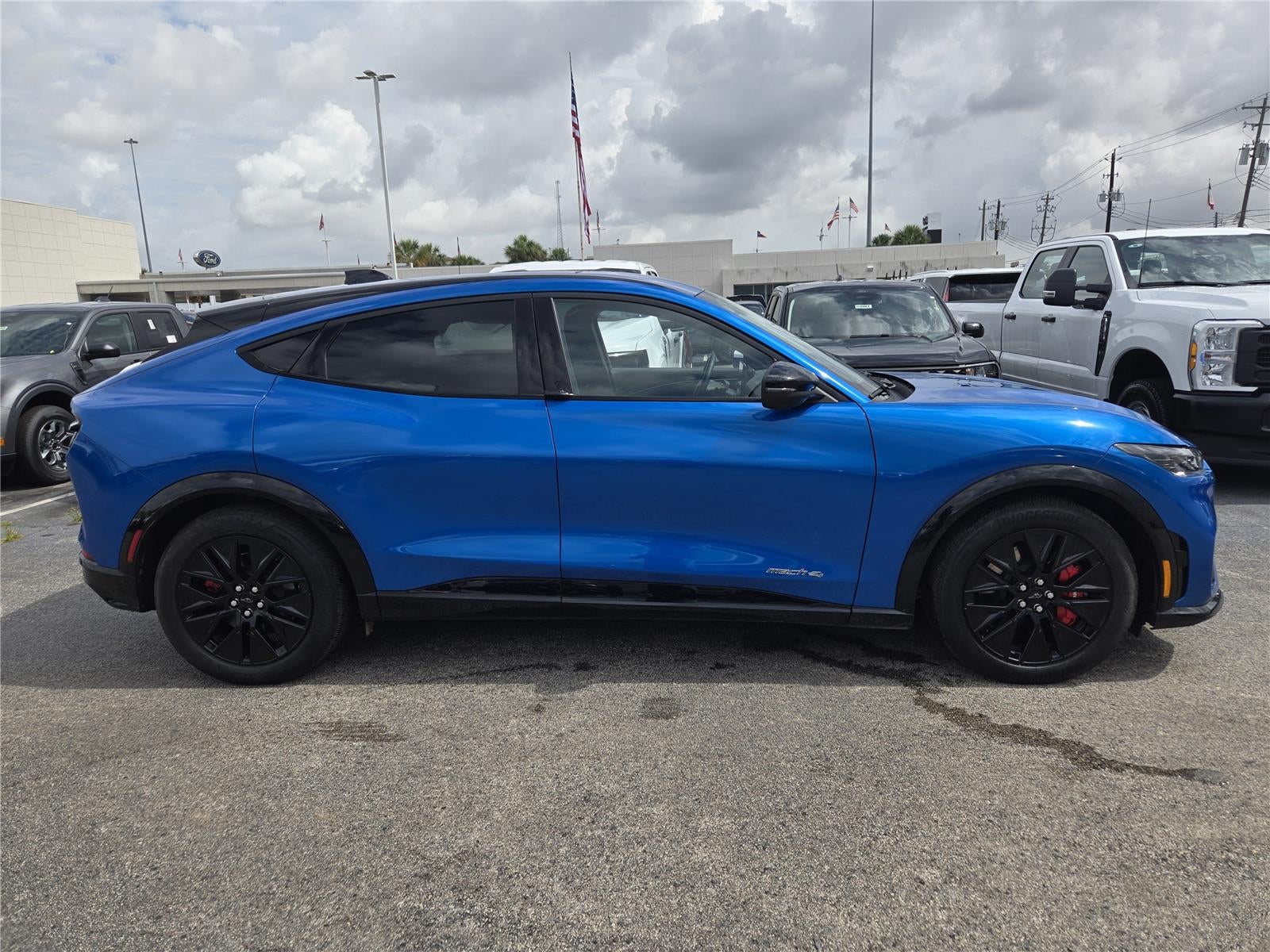 2025 Ford MUSTANG MACH-E PREMIUM