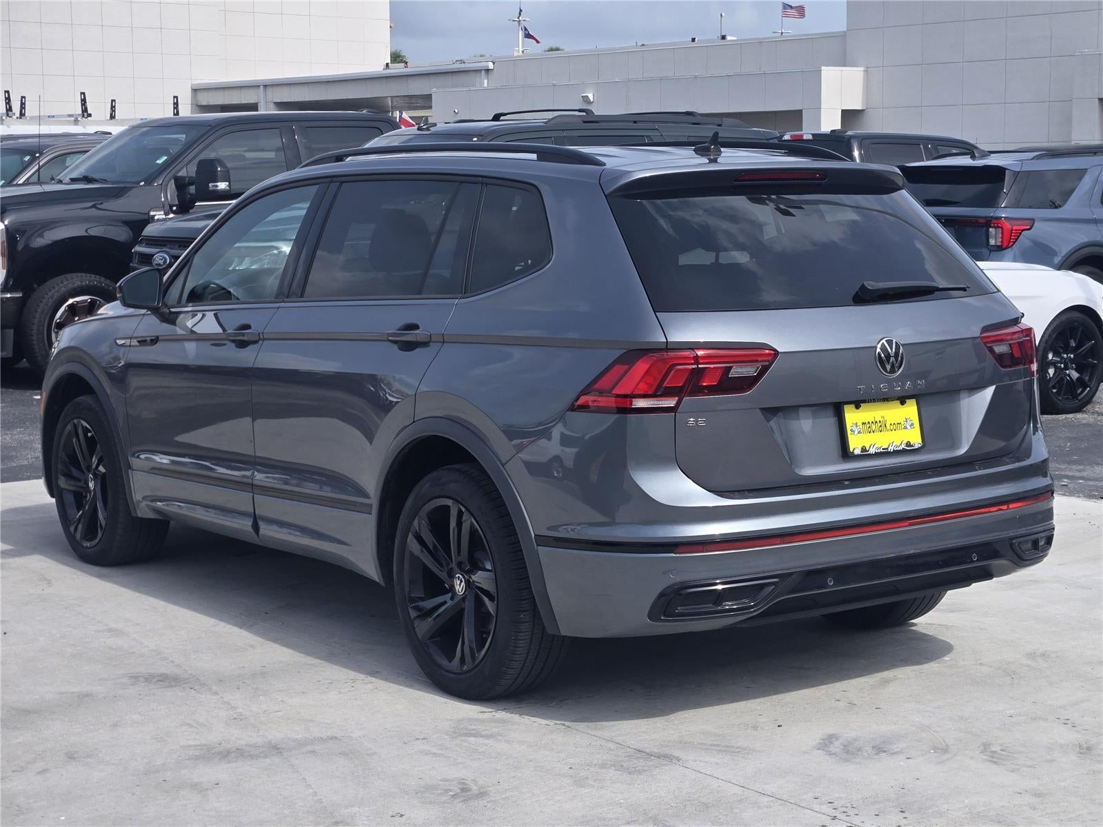2023 Volkswagen Tiguan 2.0T SE R-Line Black