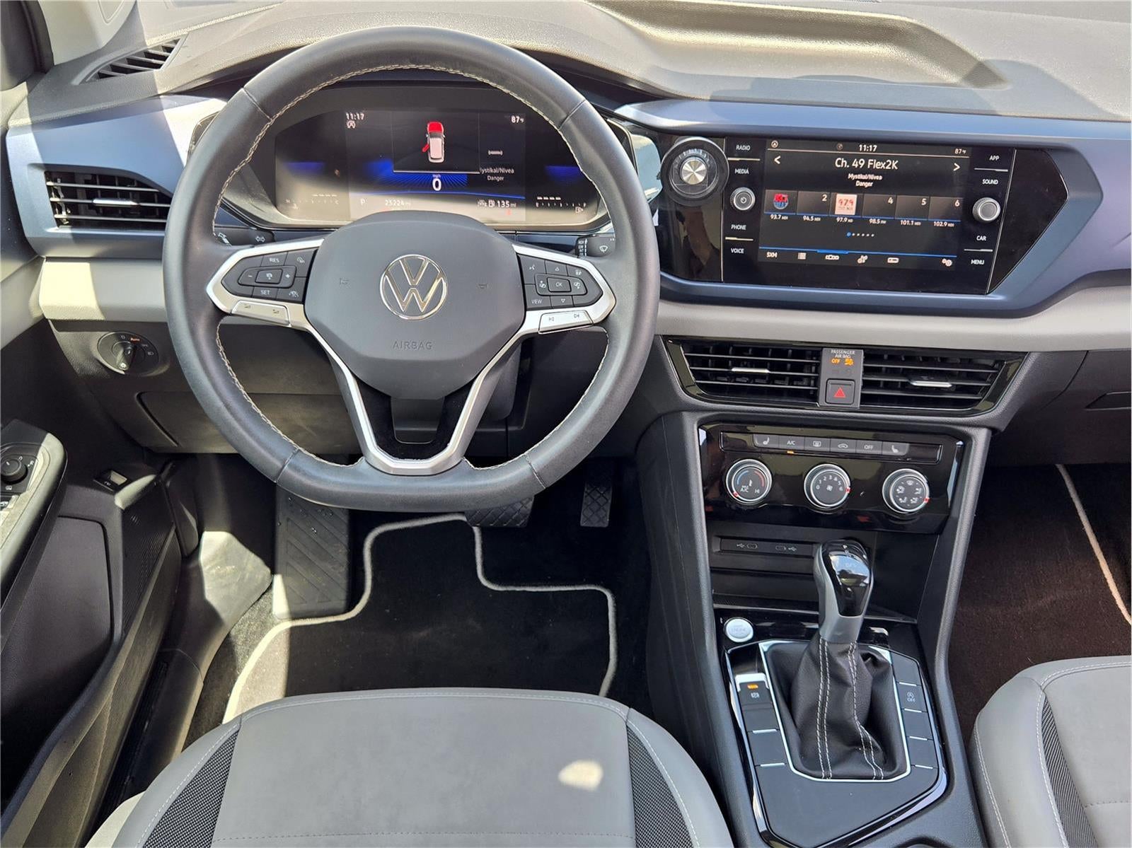 2023 Volkswagen TAOS SE