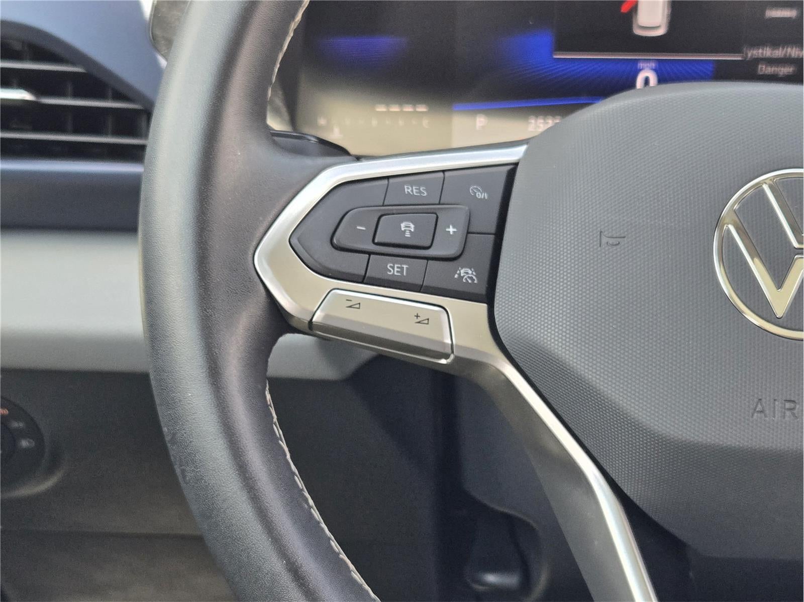 2023 Volkswagen TAOS SE
