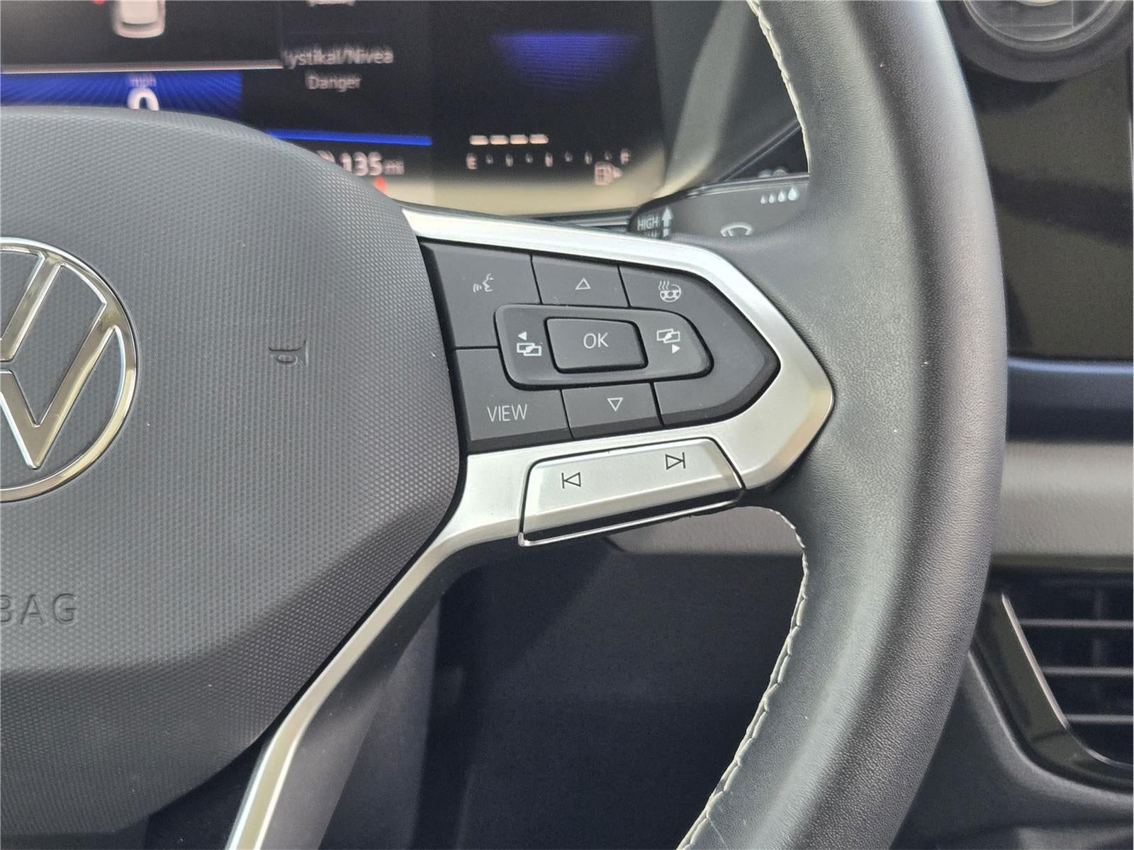 2023 Volkswagen TAOS SE