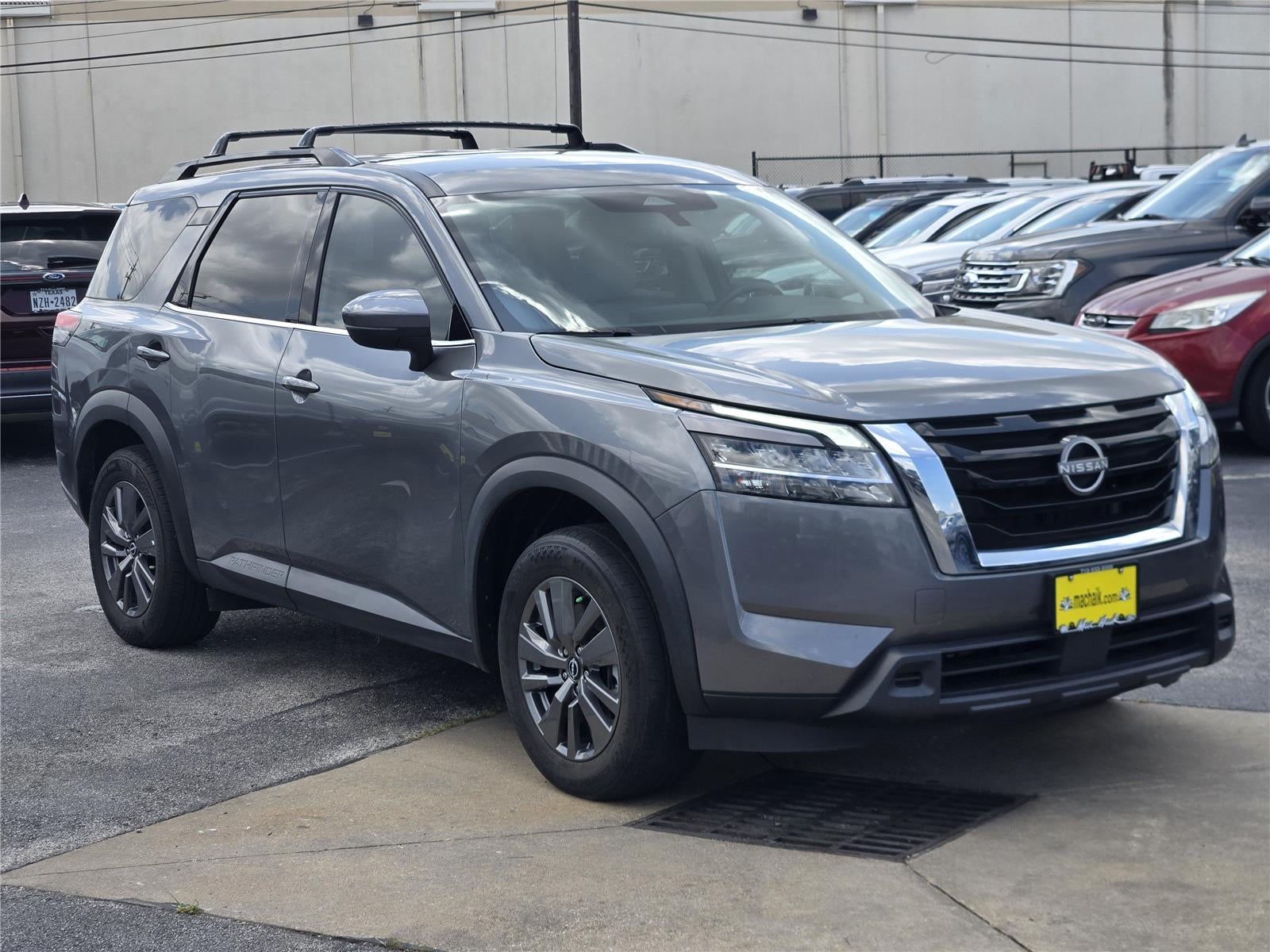 2022 Nissan Pathfinder SV
