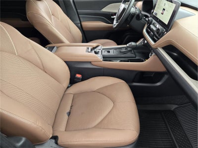 2024 Toyota HIGHLANDER Base