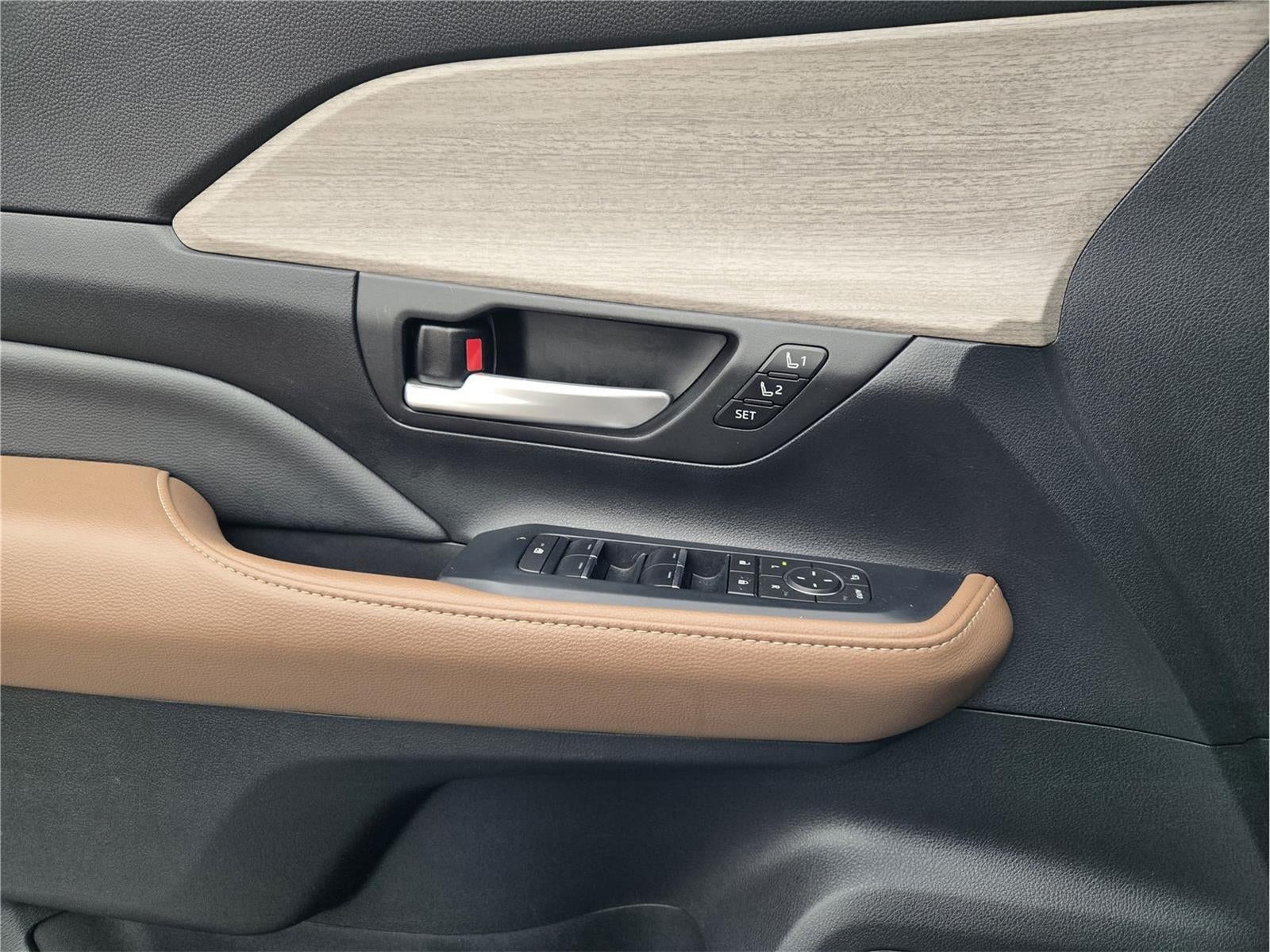 2024 Toyota HIGHLANDER Base