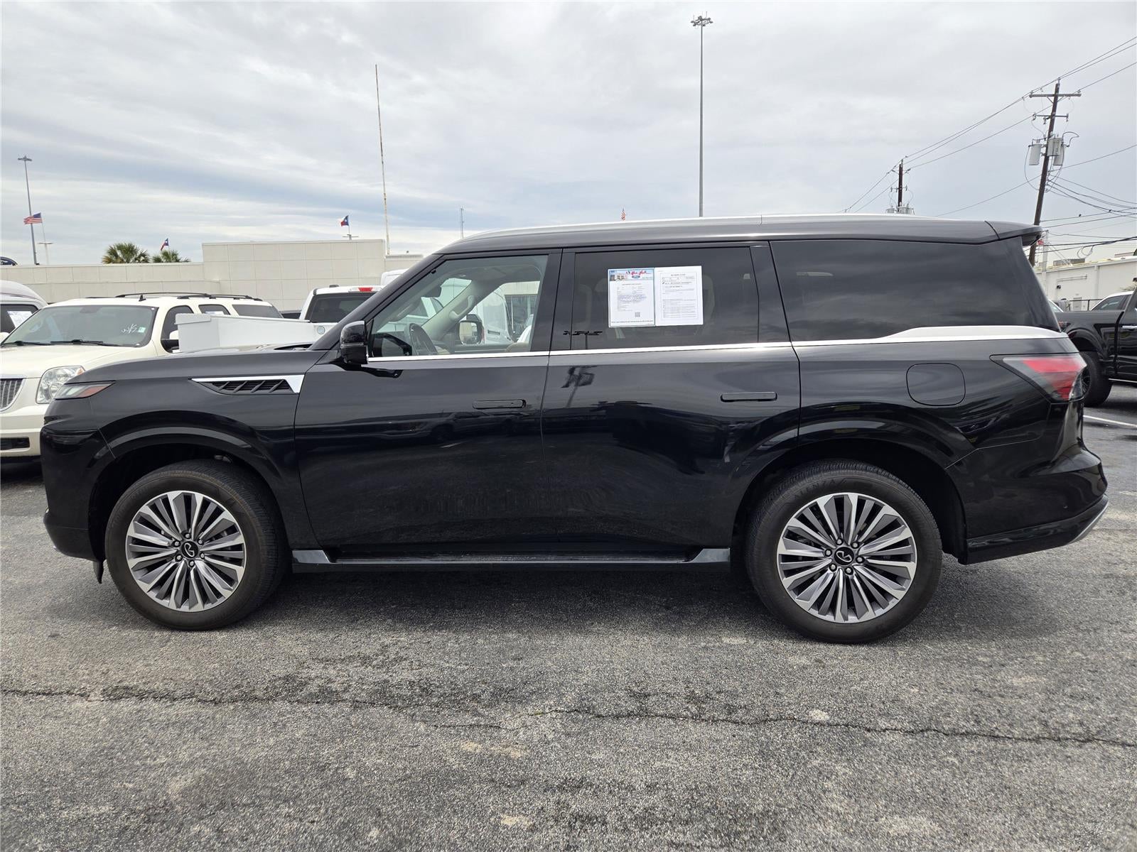 2025 INFINITI QX80 SENSORY