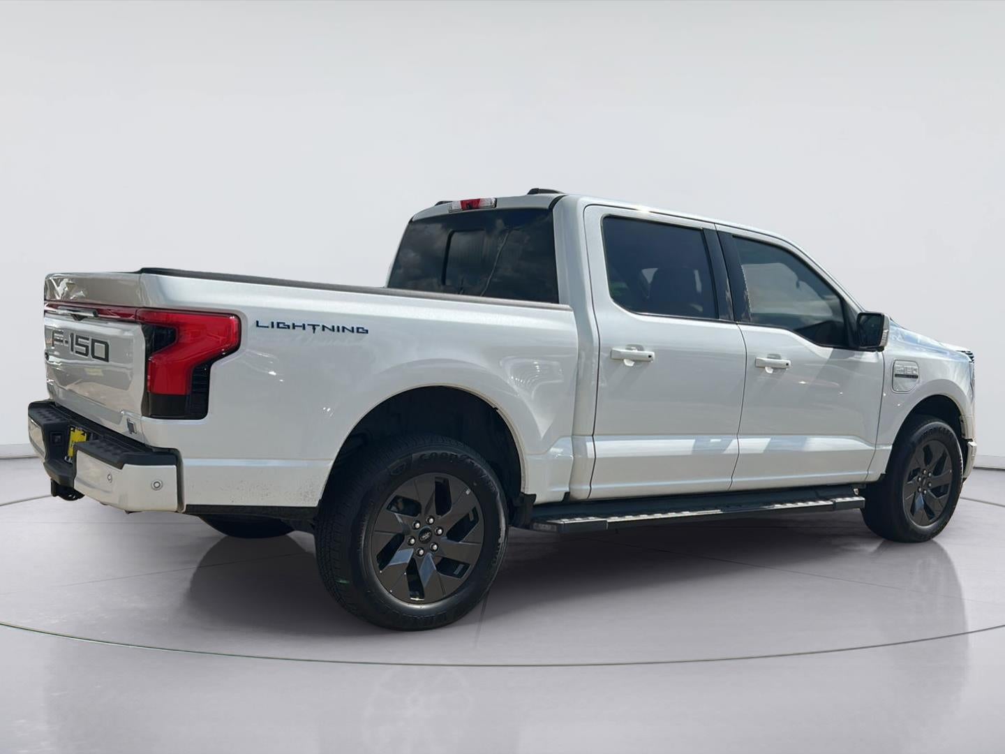 2023 Ford F-150 Lightning LARIAT