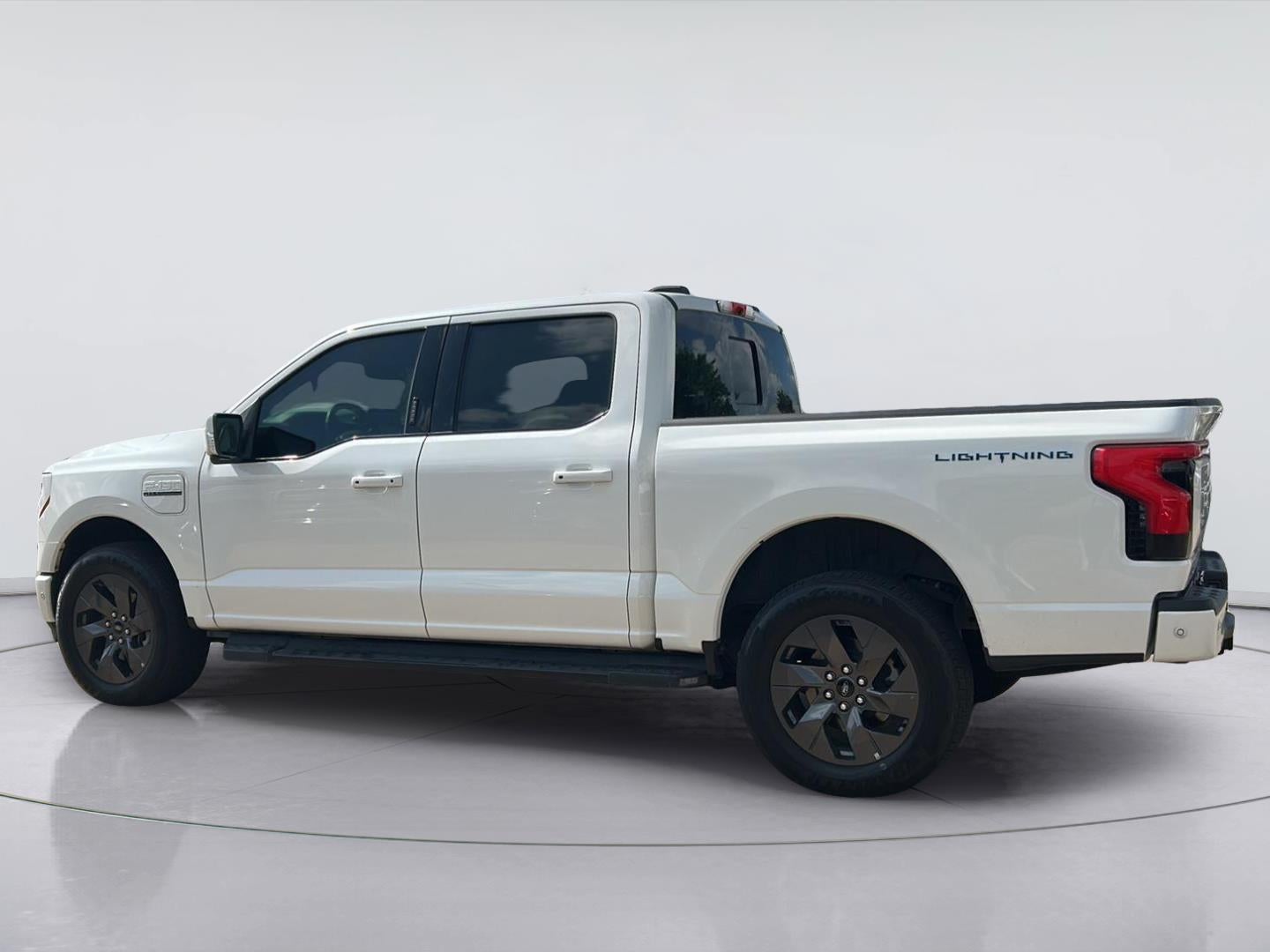 2023 Ford F-150 Lightning LARIAT