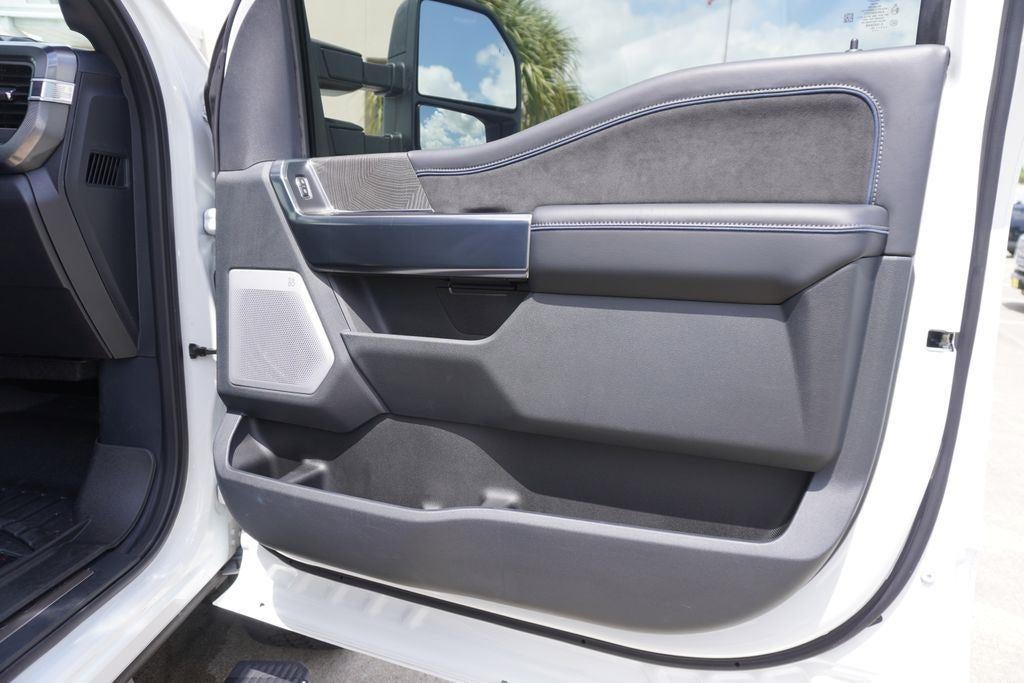 2025 Ford F250 PU Base