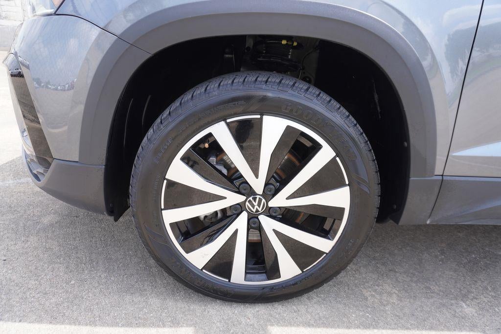 2024 Volkswagen TAOS Base