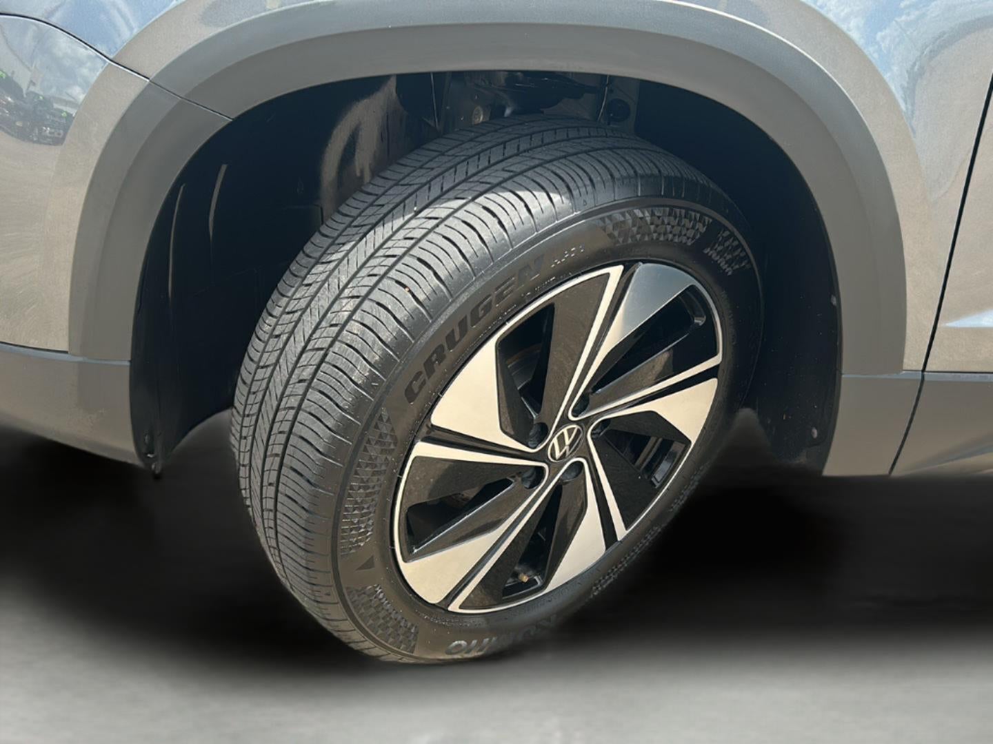 2025 Volkswagen Taos SE