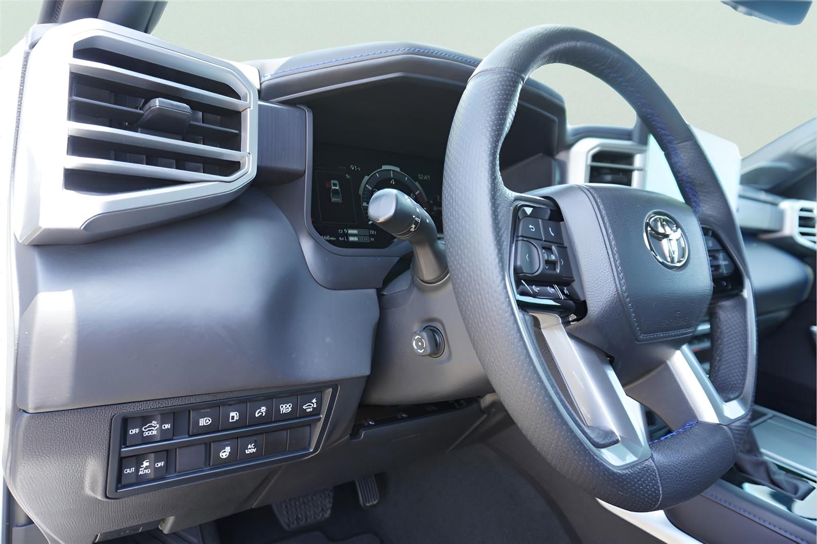 2023 Toyota Tundra Platinum HV