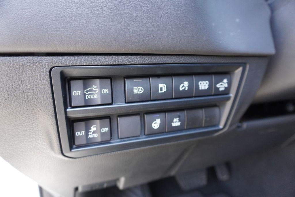 2023 Toyota Tundra Platinum HV
