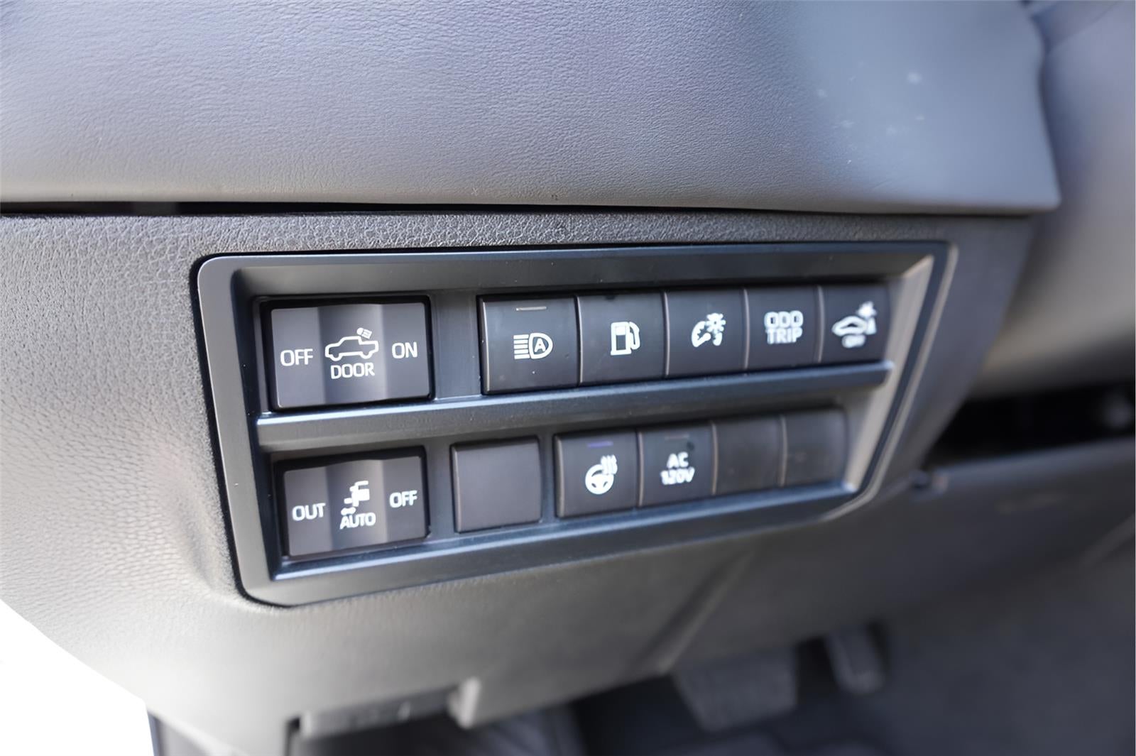 2023 Toyota Tundra Platinum HV