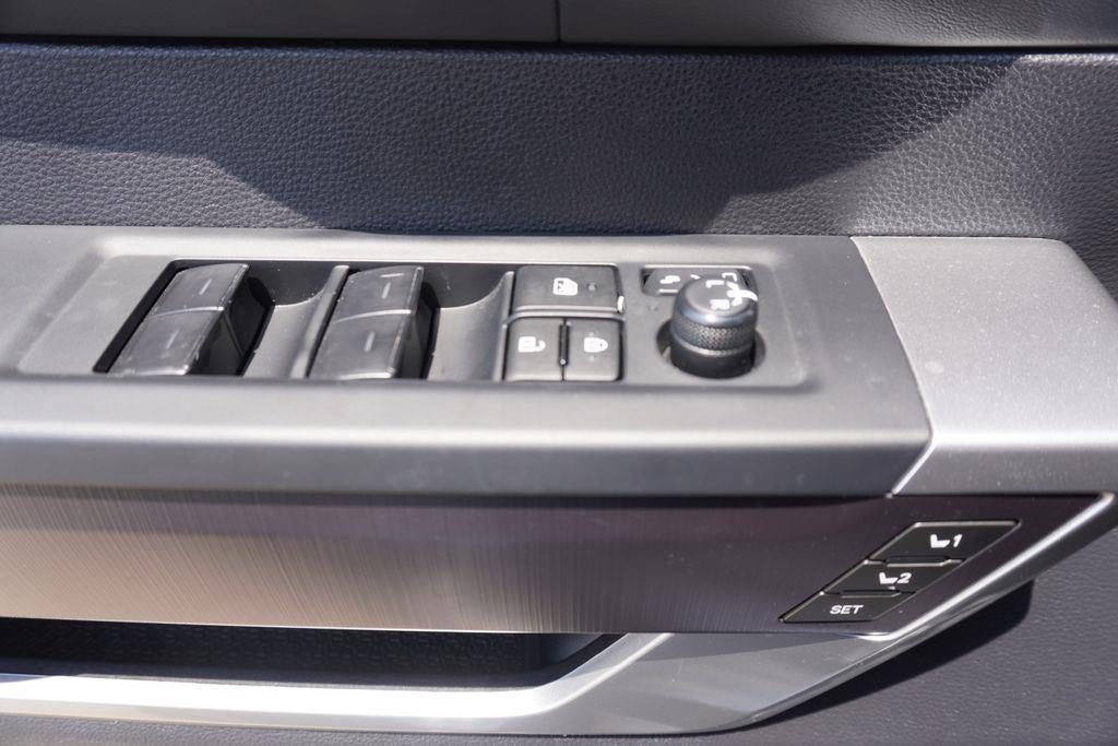 2023 Toyota Tundra Platinum HV