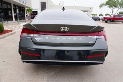 2024 Hyundai Elantra Hybrid Limited