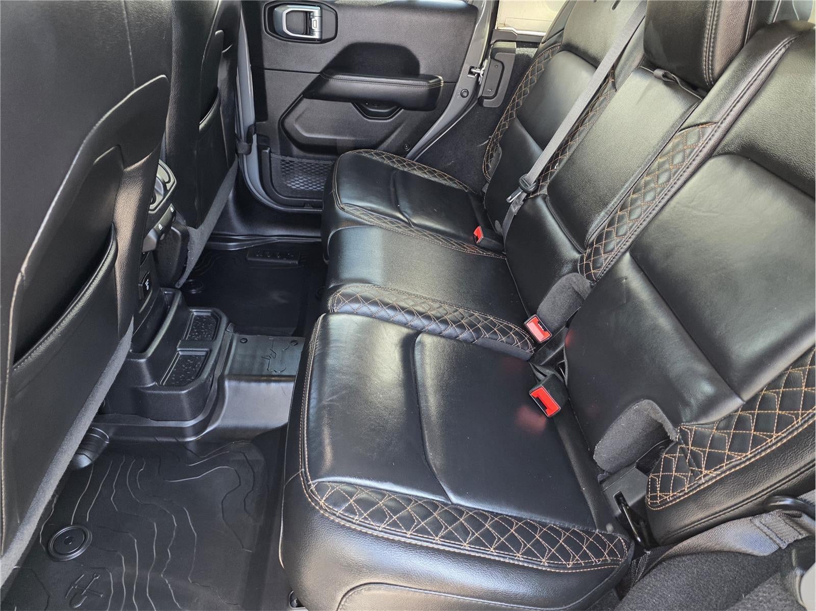 2022 Jeep WRANGLER SAHARA