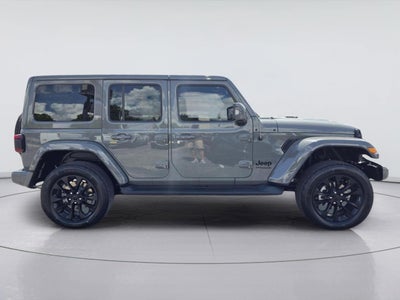 2022 Jeep WRANGLER SAHARA