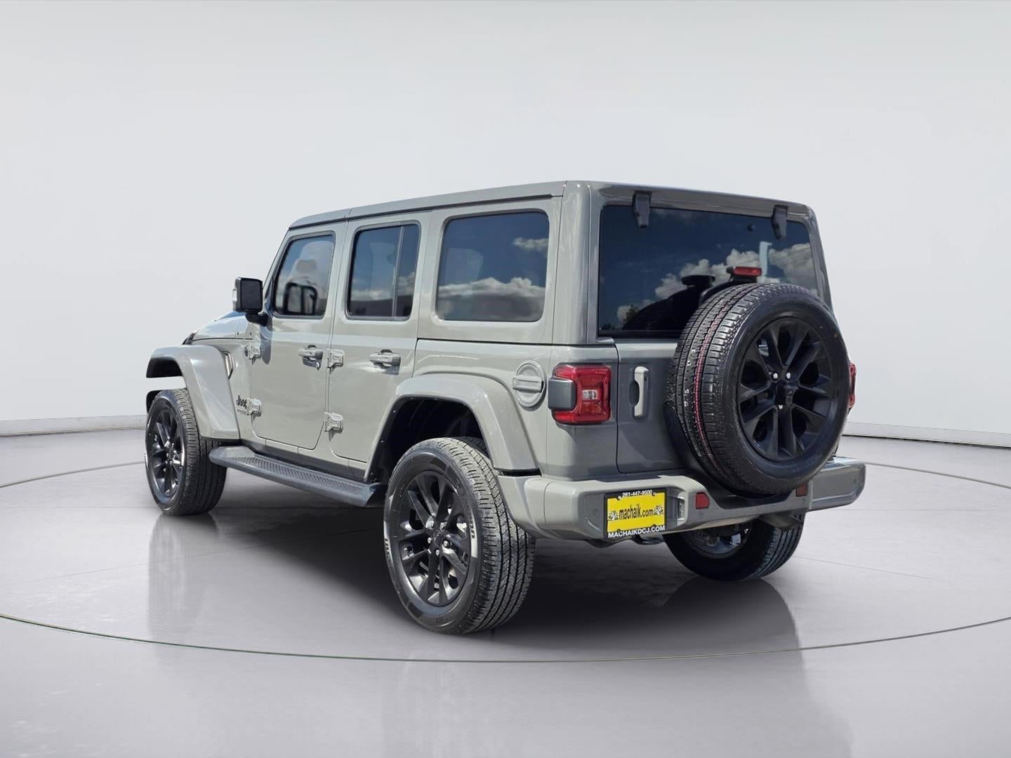 2022 Jeep WRANGLER SAHARA