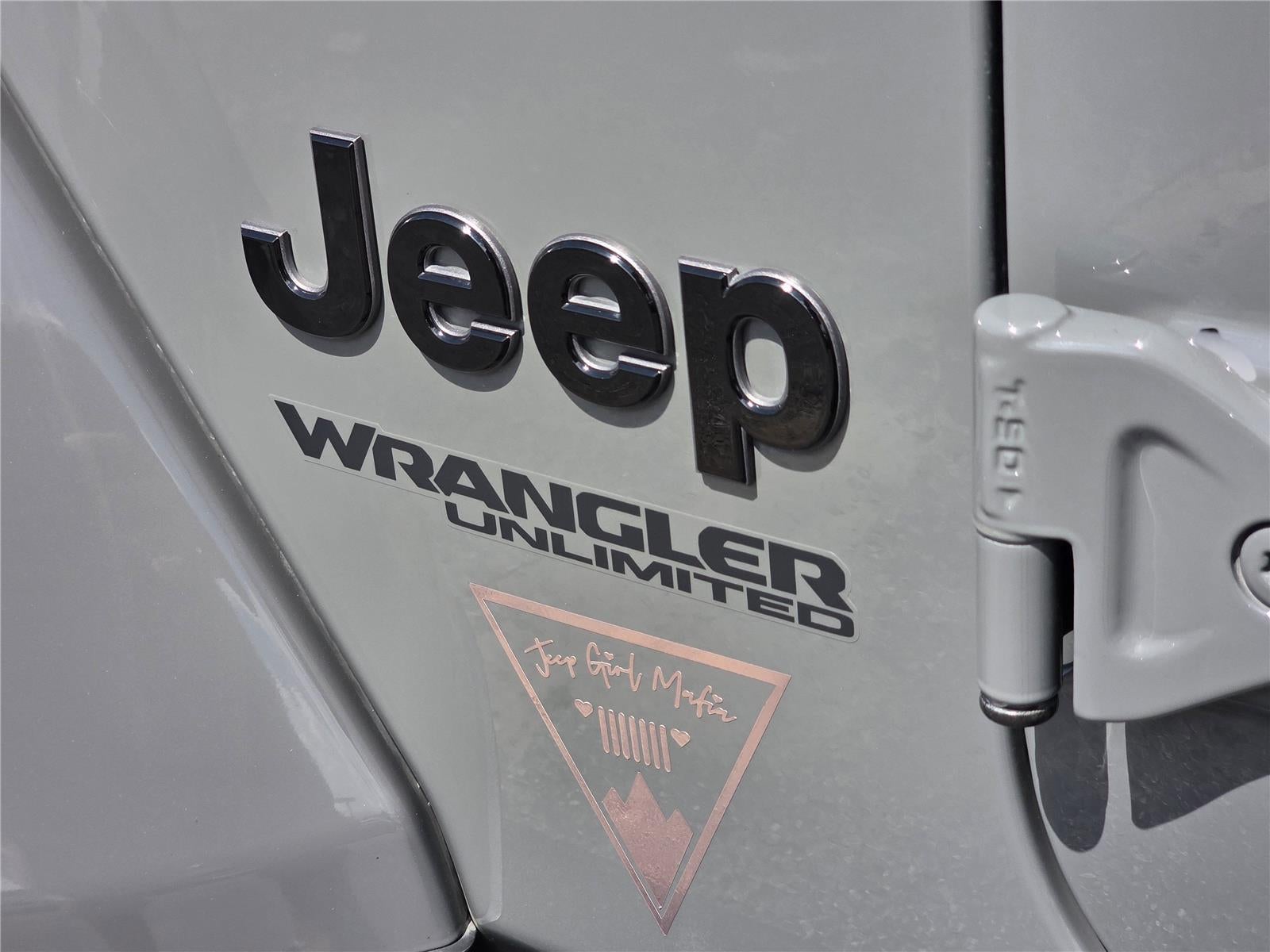 2022 Jeep WRANGLER SAHARA
