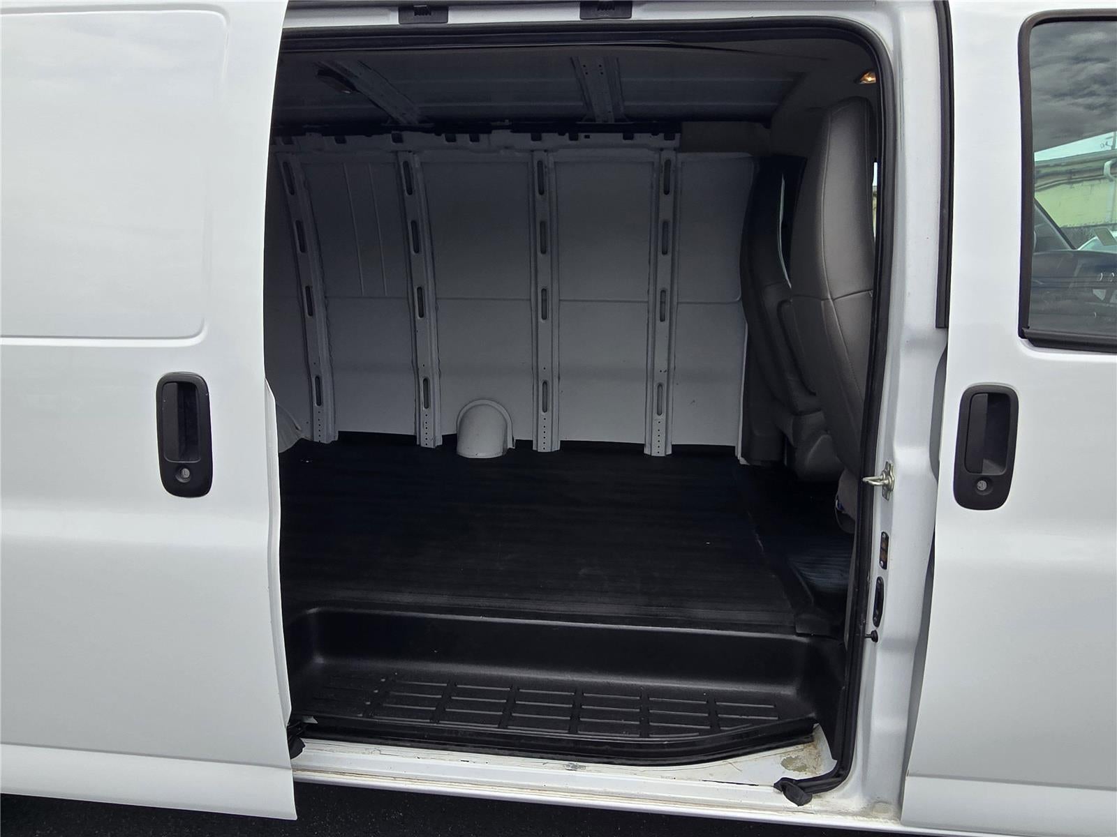 2023 GMC Savana Cargo Van CARGO