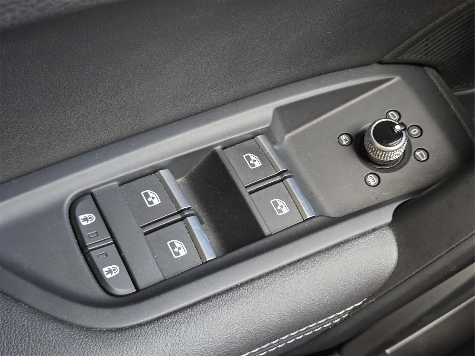 2022 Audi Q5 S line Premium Plus