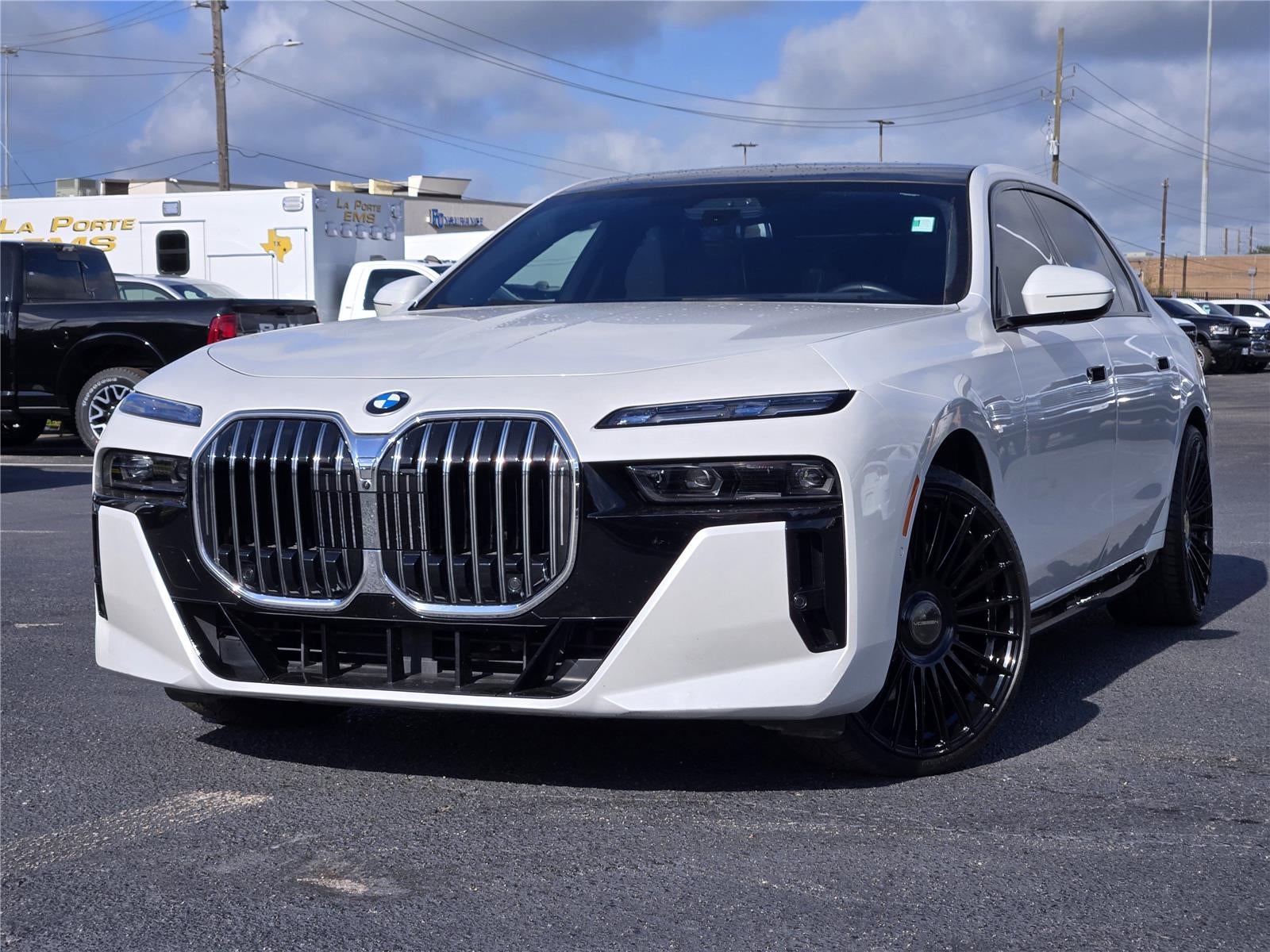 2023 BMW 7 Series 740i