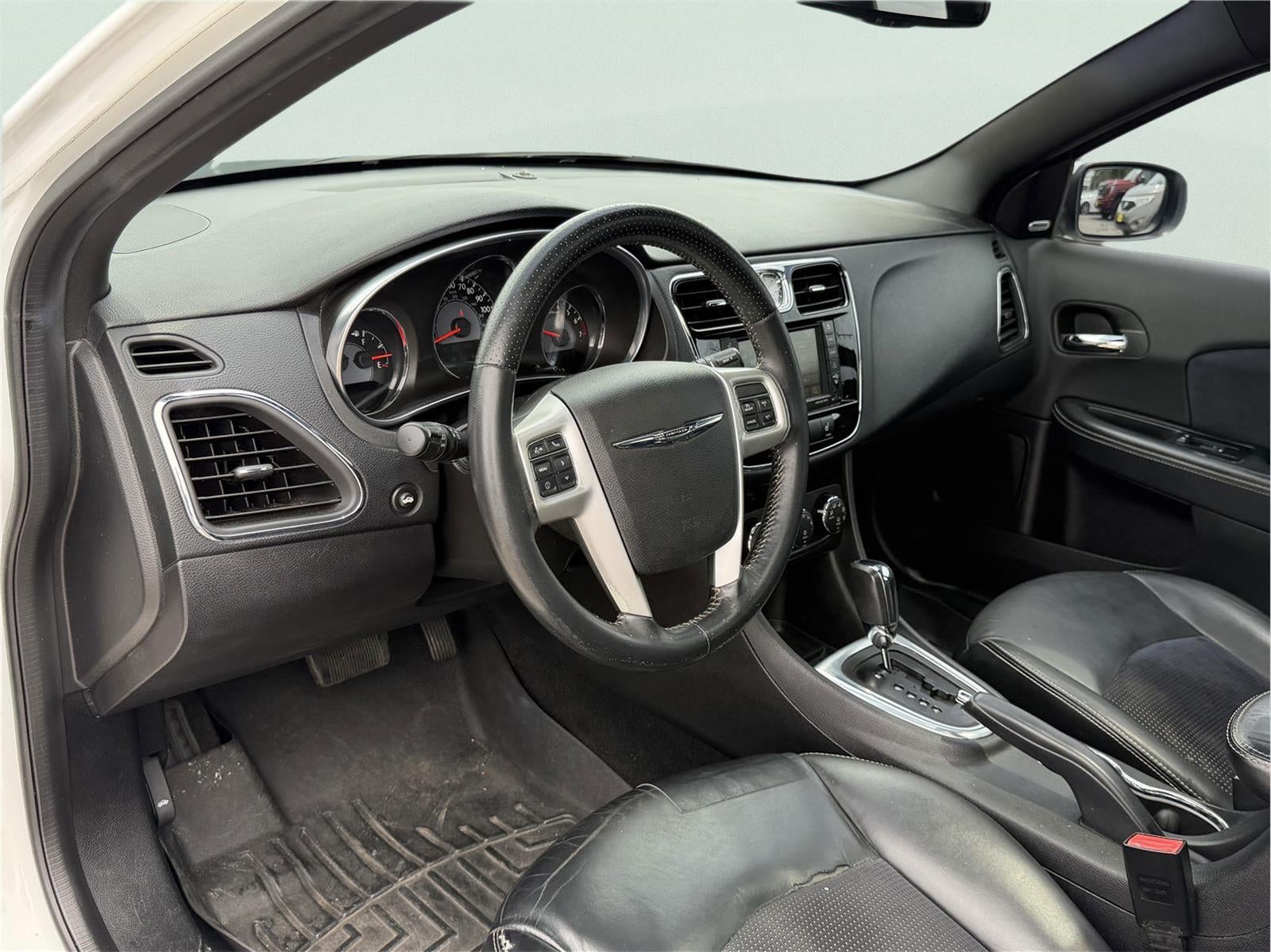 2014 Chrysler 200 Limited