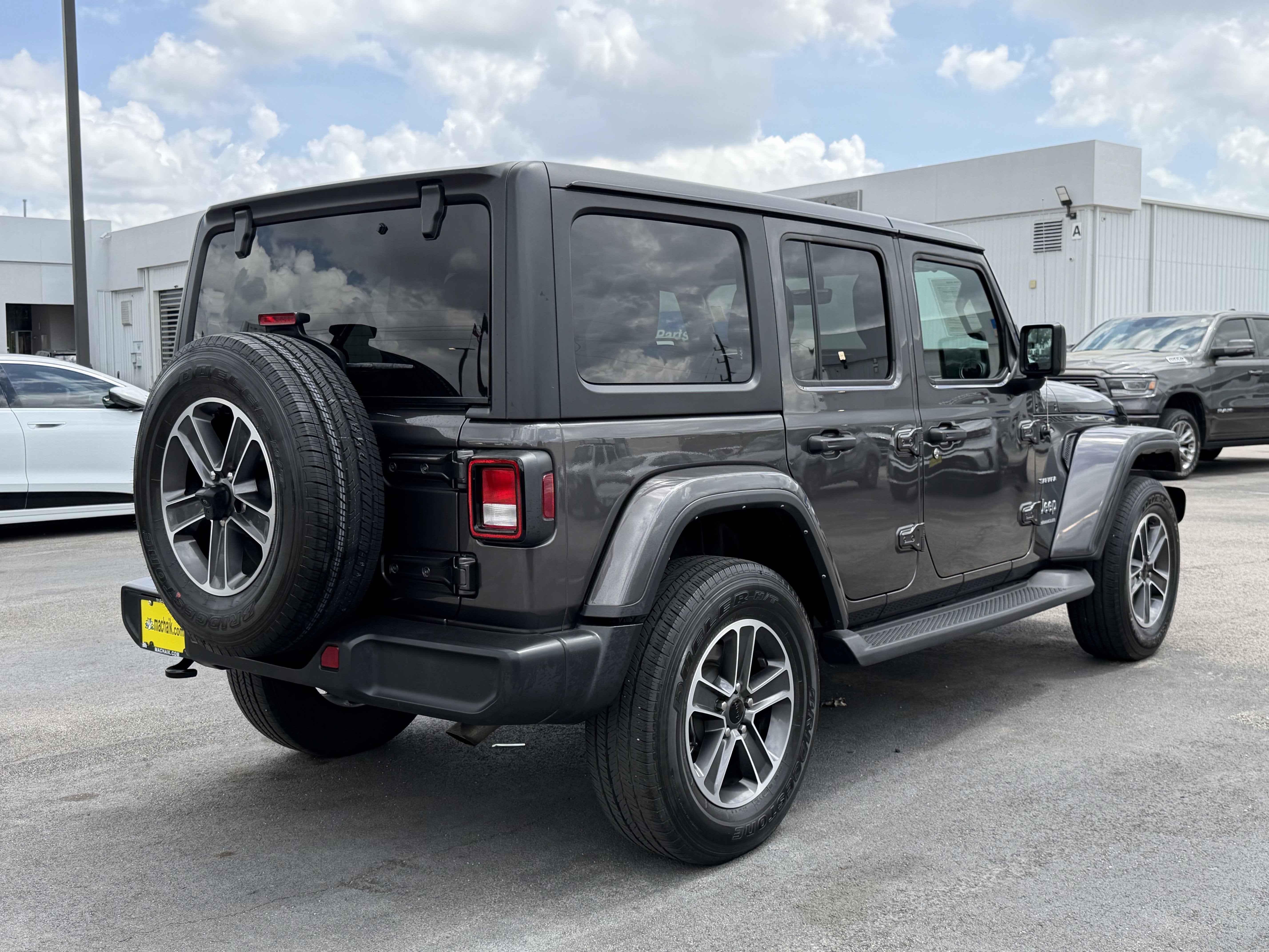 2023 Jeep Wrangler 4-Door Sahara 4x4
