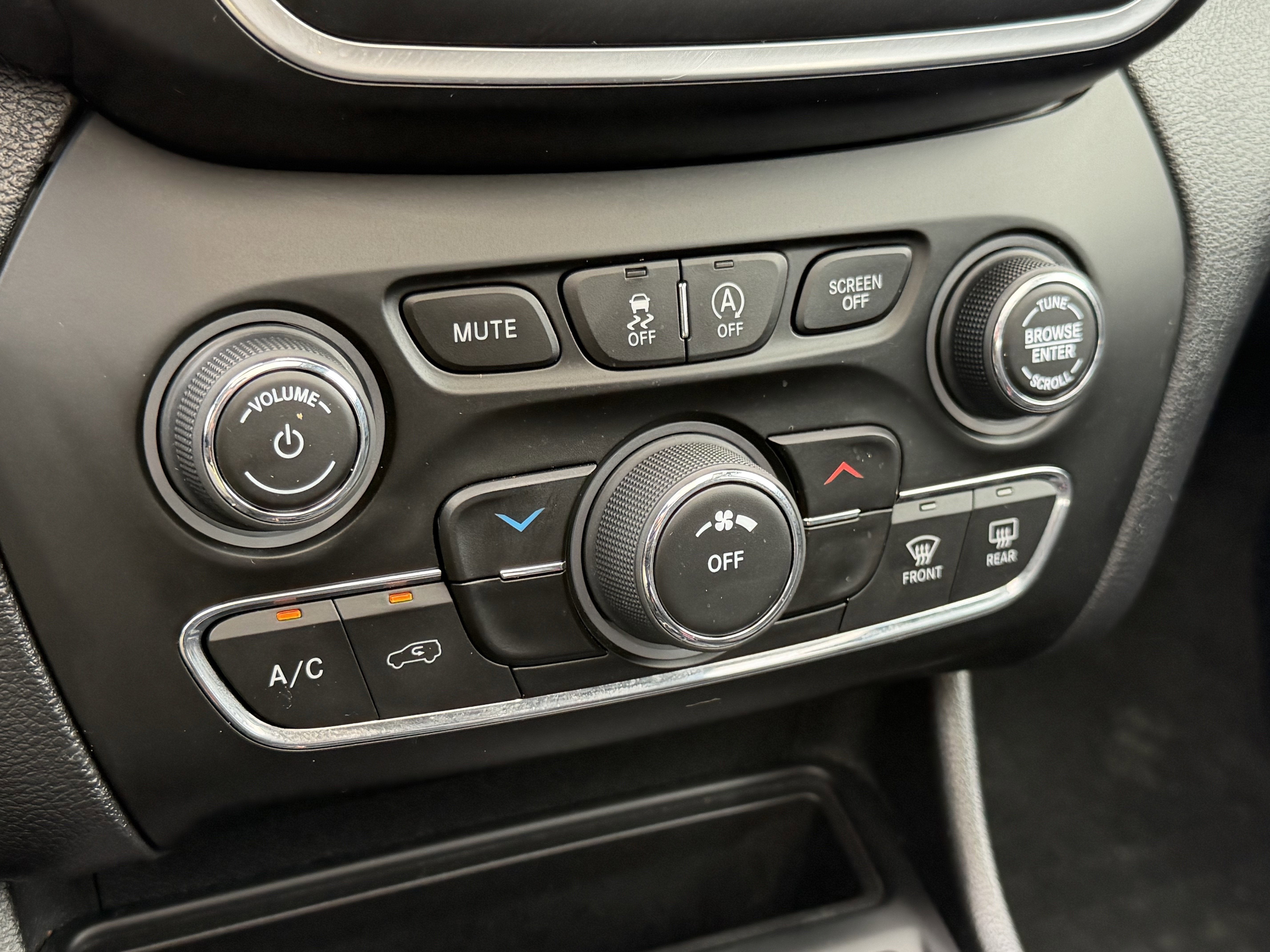 2020 Jeep Cherokee Latitude Plus FWD