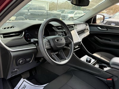 2024 Jeep Grand Cherokee Laredo 4x2